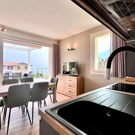 Costa Blu - Pool & Terrace View Apartment Riva di Solto